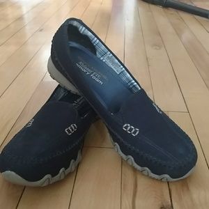 Skechers Cross Walk Memory Foam shoes